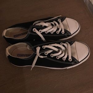 Black white chuck Taylor size 6.5 fits size 9